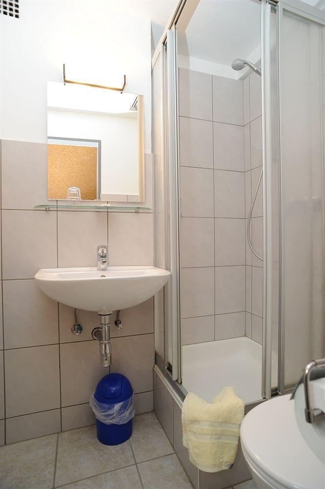Hotel Karolinger Düsseldorf Buitenkant foto